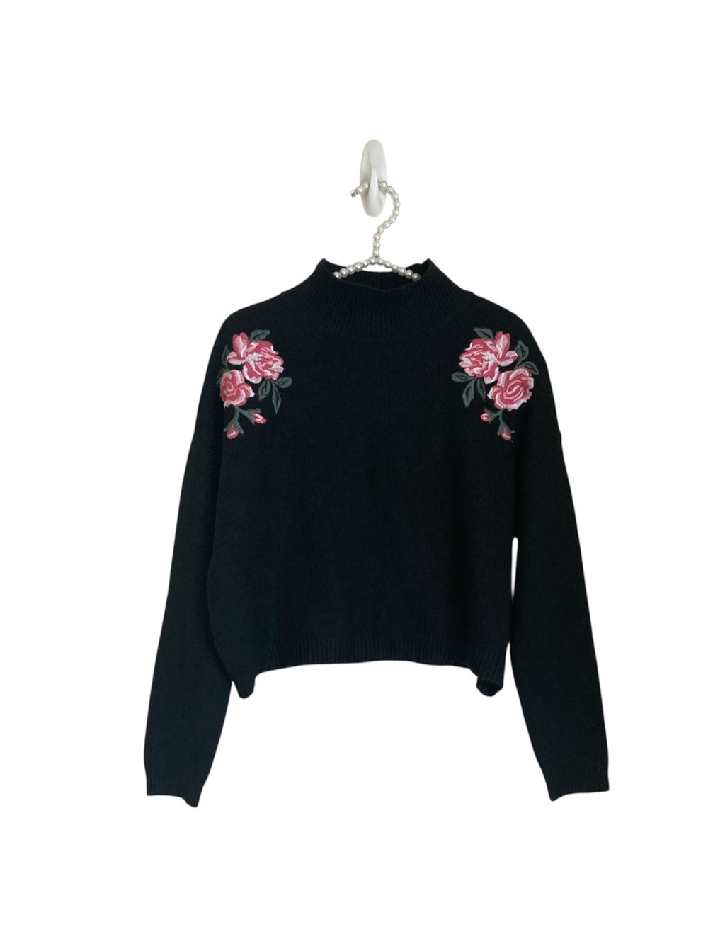 Moon & Madison Blk M Relaxed Knit Sweater Cropped Pink Rose Embroidery Mock Neck